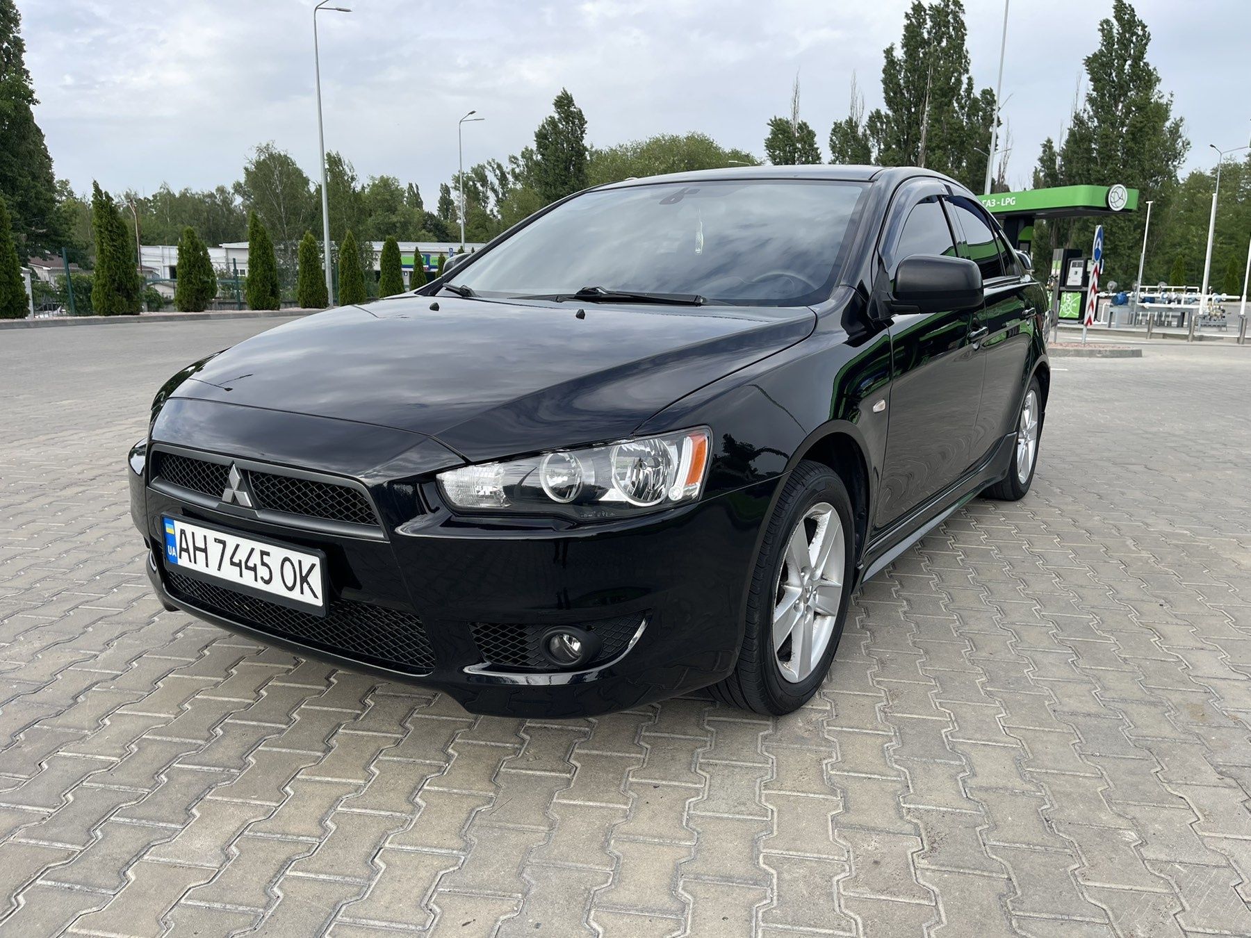Продам митсубиси лансер Х