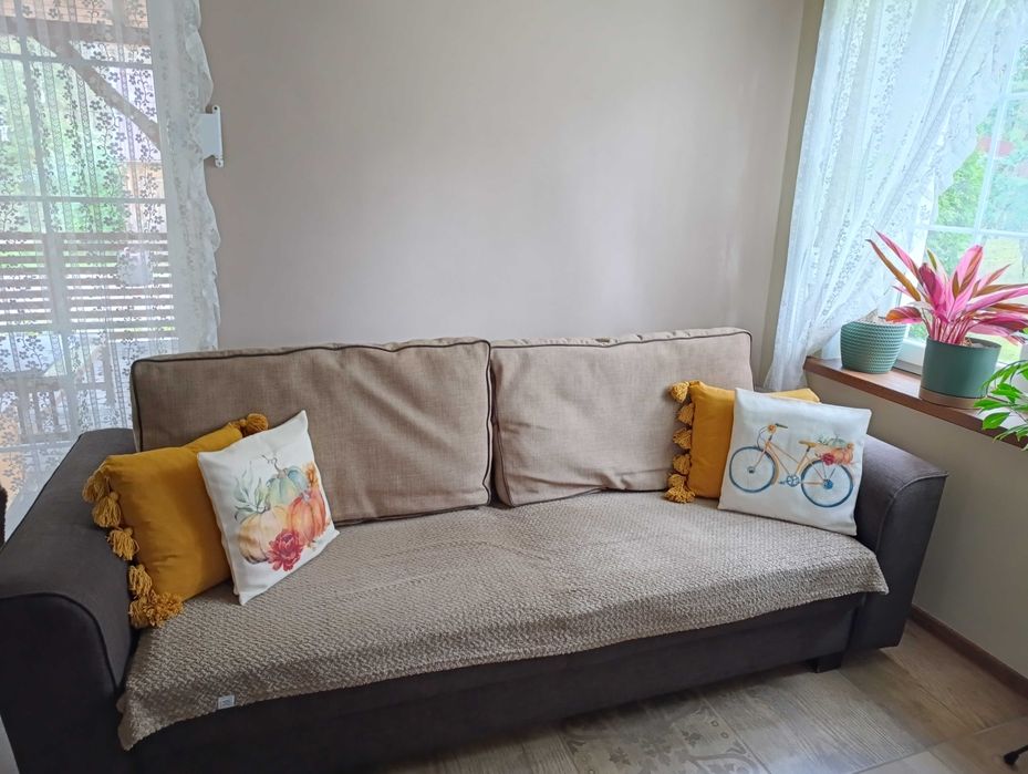 Kanapa sofa rozkładana brązowa beż poduchy wygodna