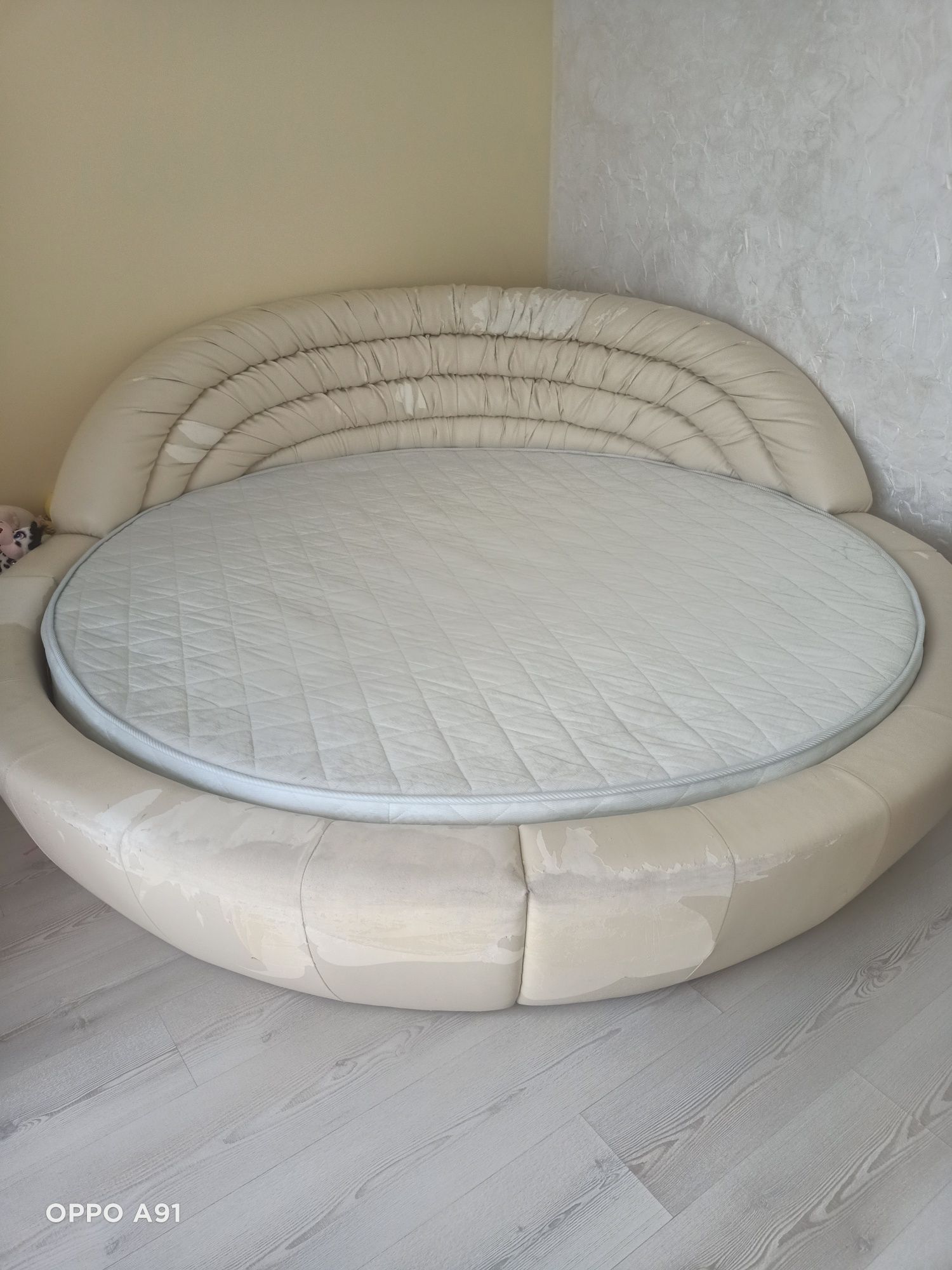 Продам ліжко круглої форми/ круглая кровать