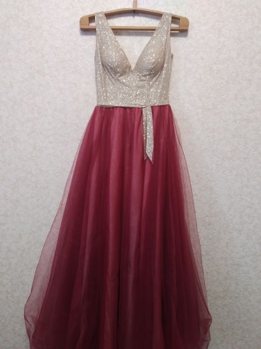 Шикарна вечірня сукня 42р