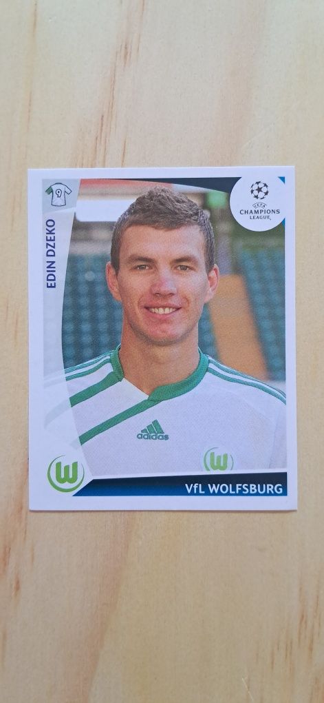 Cromo futebol de Edin Dzeko da Panini