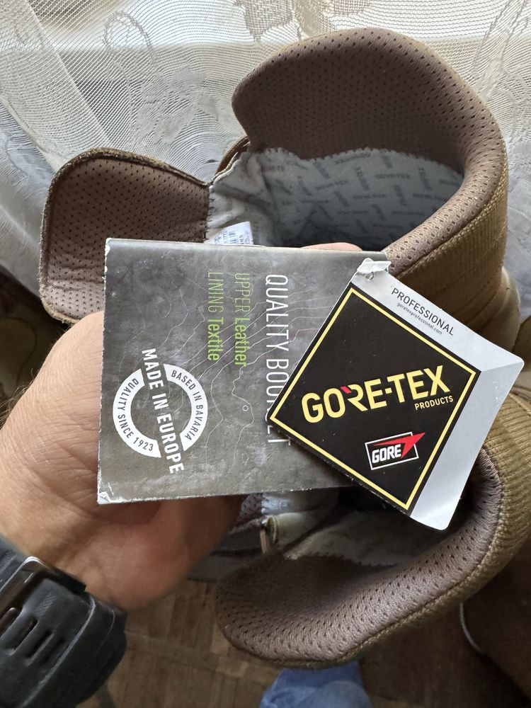 Lowa  zephyr gtx hi tf