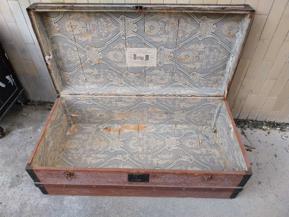 Mala antiga em madeira