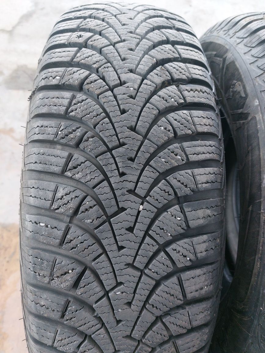 Зимняя резина Goodyear r15 195 65 (32недяля 22год)