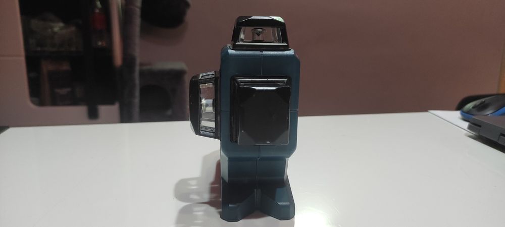 Laser liniowy Bosch GLL 3-80 P po kalibracji, krzyżowy