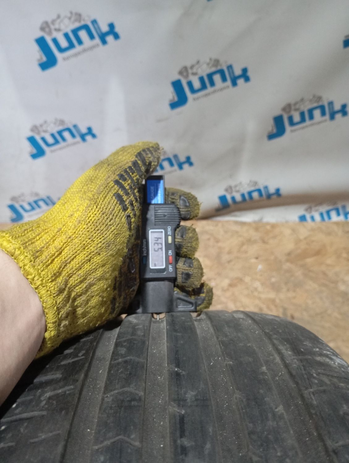 Шини Continental ContiPremiumContact 5 205/60 R16 92H Б/У 5 мм