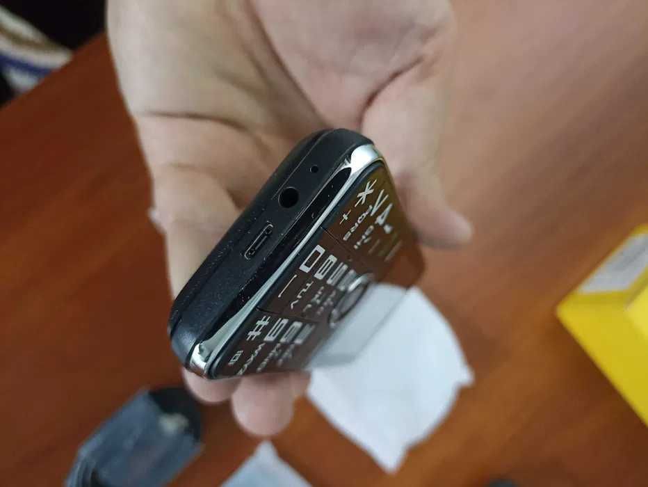 AGM PRO кнопковий телефон AGM M6 М7 М8 М9 АКБ 2000/2500 mah