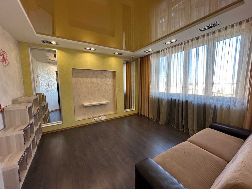 Продаж найбільшої квартири 213 м² у ЖК Корона, вул. Срібнокільська 1