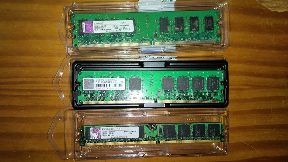 Várias Memória Ram DDR2 de 2GB para Desktop