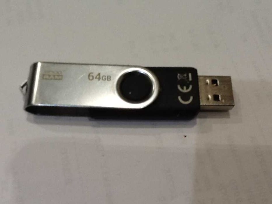 СД  карты  ПАМЯТИ  32*16*8  ГБ рабочие