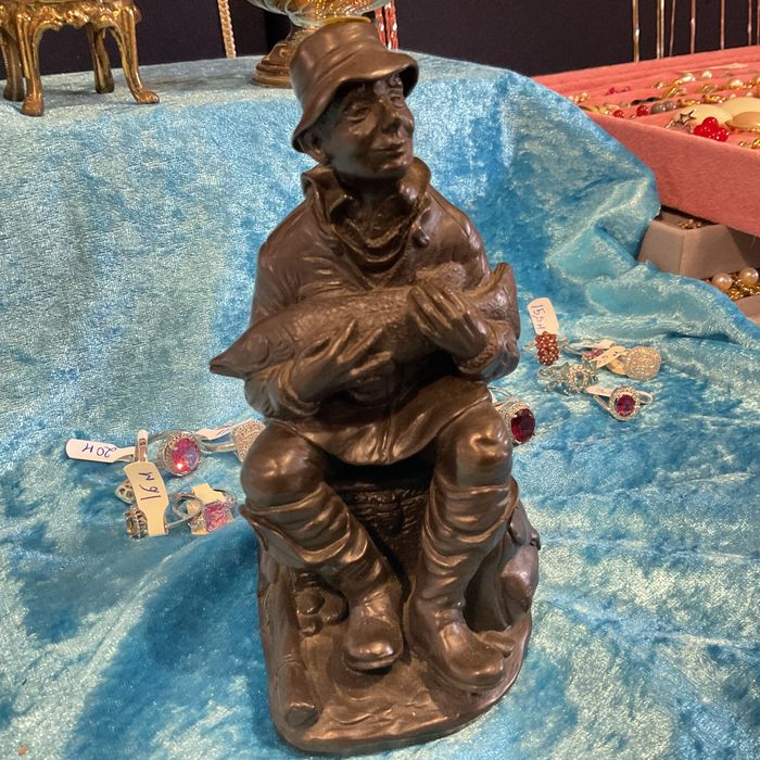 Escultura pescador po pedra 15 cm / outros Anúncios abaixo