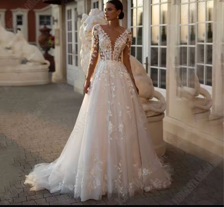 Piękna koronkowa sukienka ślubna