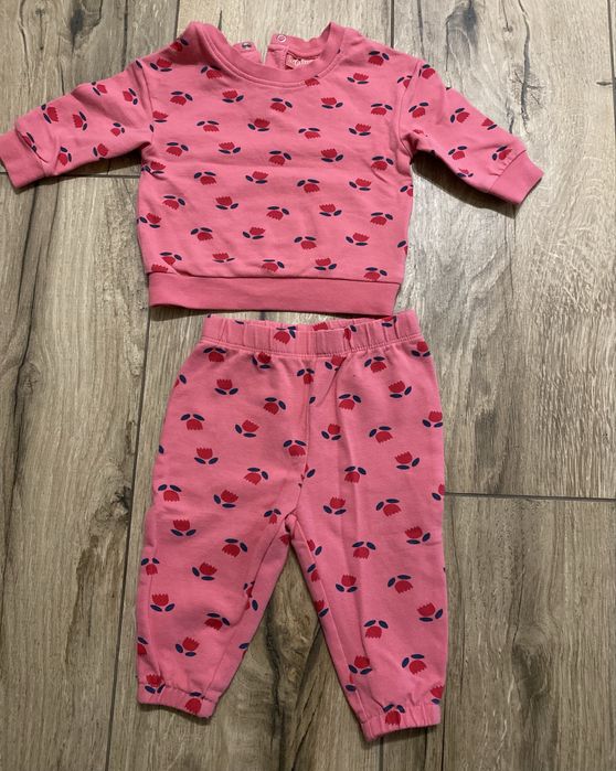 Пакет одягу на дівчинку 62-68