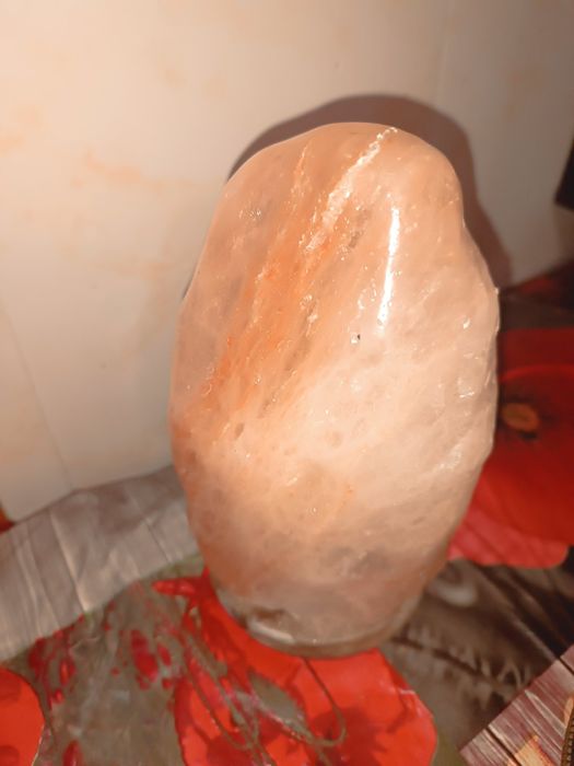 продаеться солевая лампа светильник