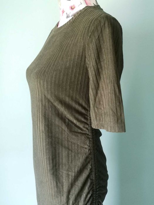 NOWA Zielona sukienka ołówkowa midi Reserved 34 XS khaki krótki rękaw