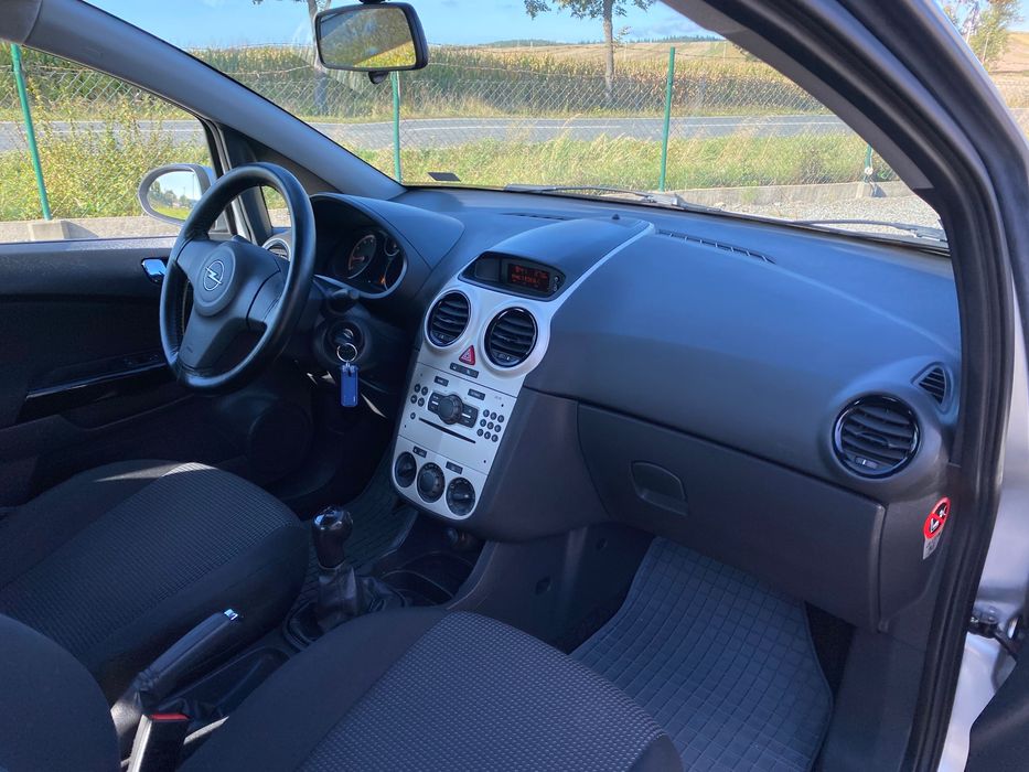 Opel Corsa D benzyna klima zadbany