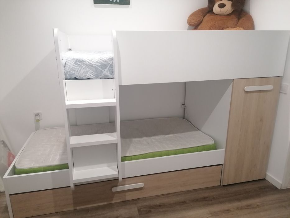 Vendo beliche 3 camas e roupeiro embutido