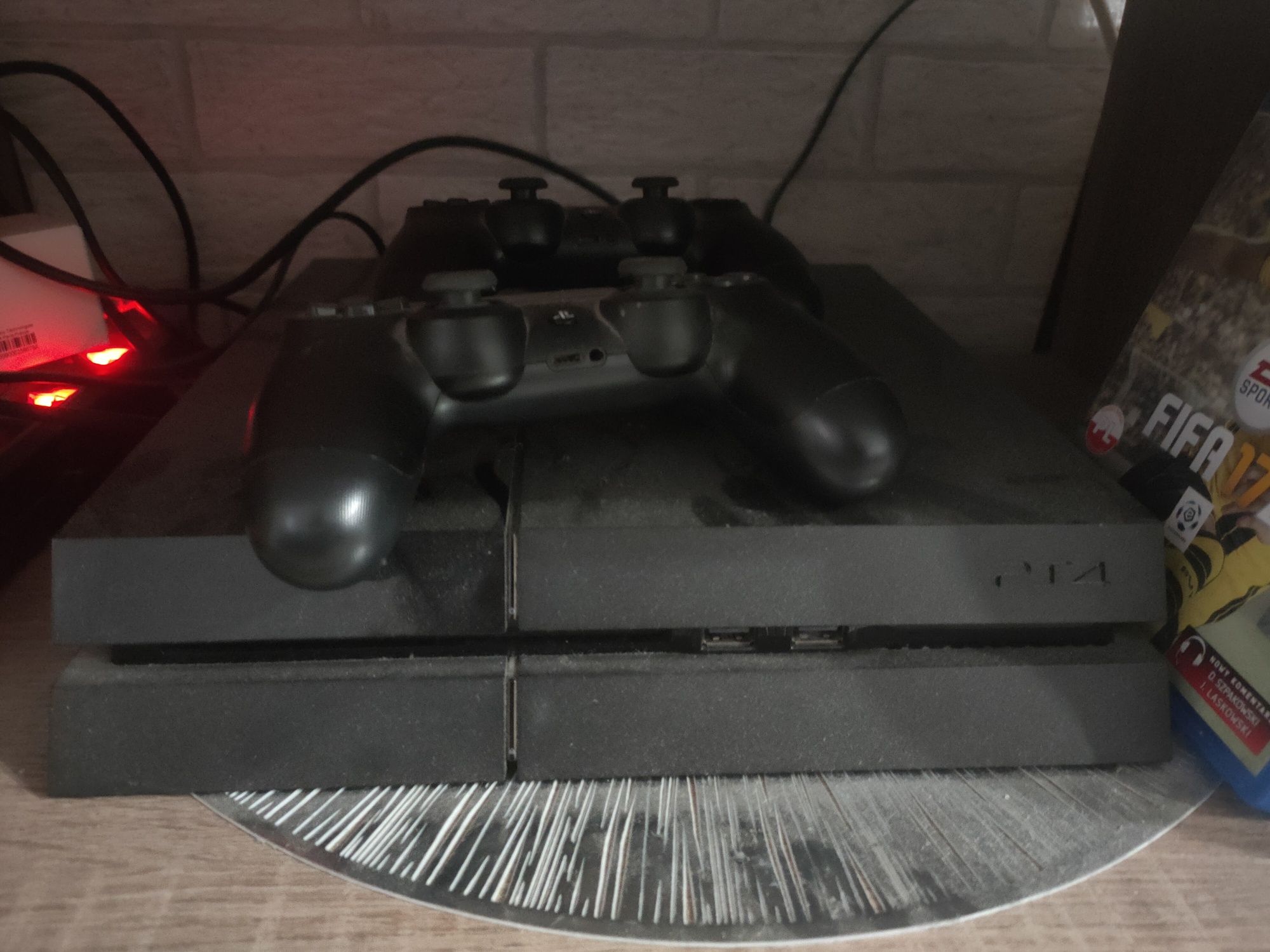 Konsola PS4 pady i gry