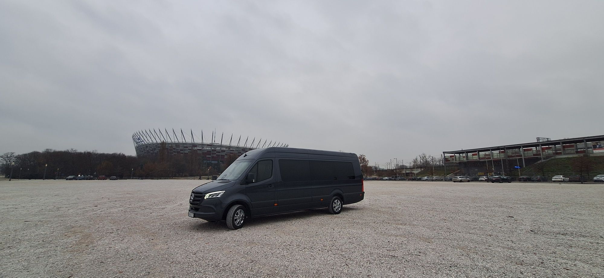 wynajem busów dla 8 lub 17 pasażerów przewóz osób bus vip warszawa