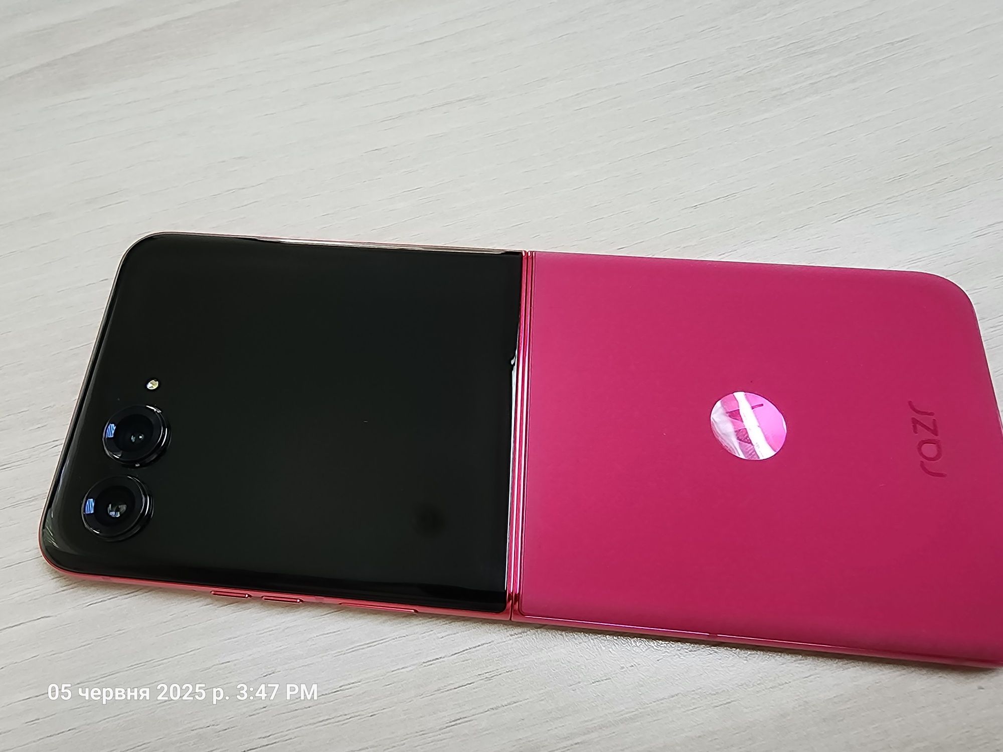 Motorola Razr plus 2024 5g 12/256