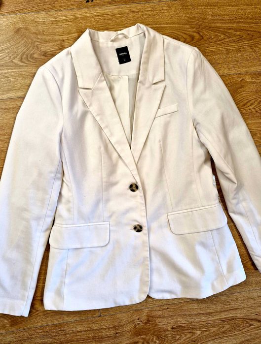 Biała marynarka codzienna Sinsay M guziki wiskoza