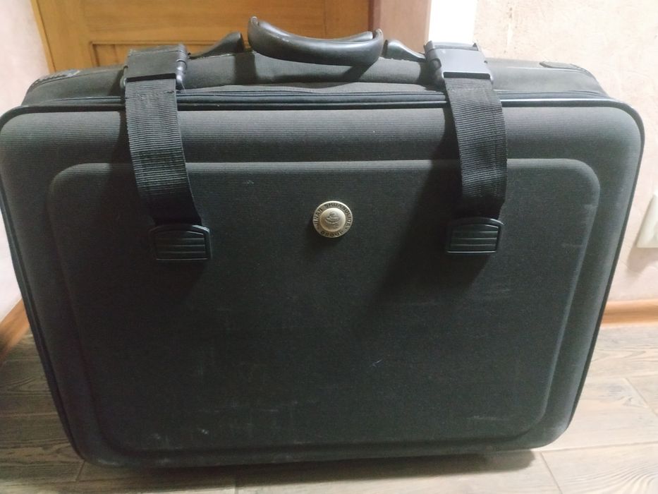 Валіза  дорожня.