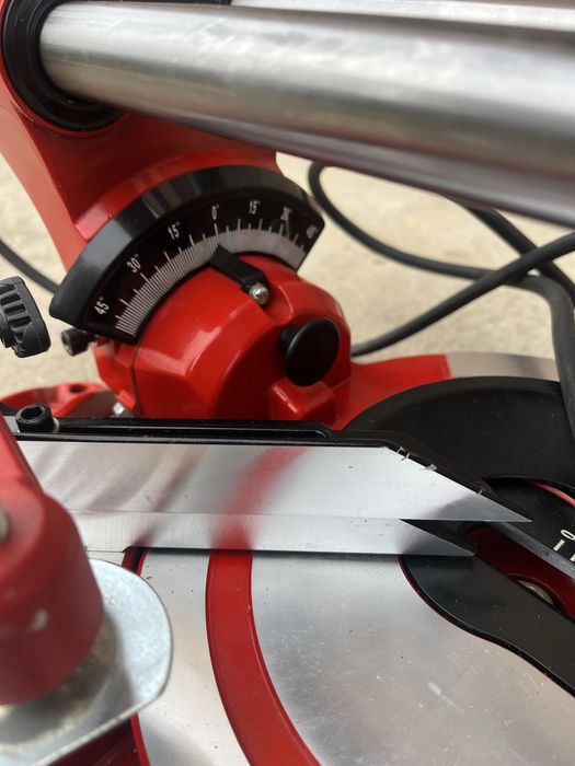 Торцовочная пила с протяжкой Einhell TC-SM 2131/2 Dual