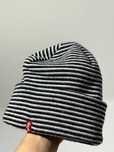 Czapka zimowa levi's w paski czarno-biała