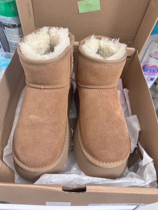 Продаю зимові UGG