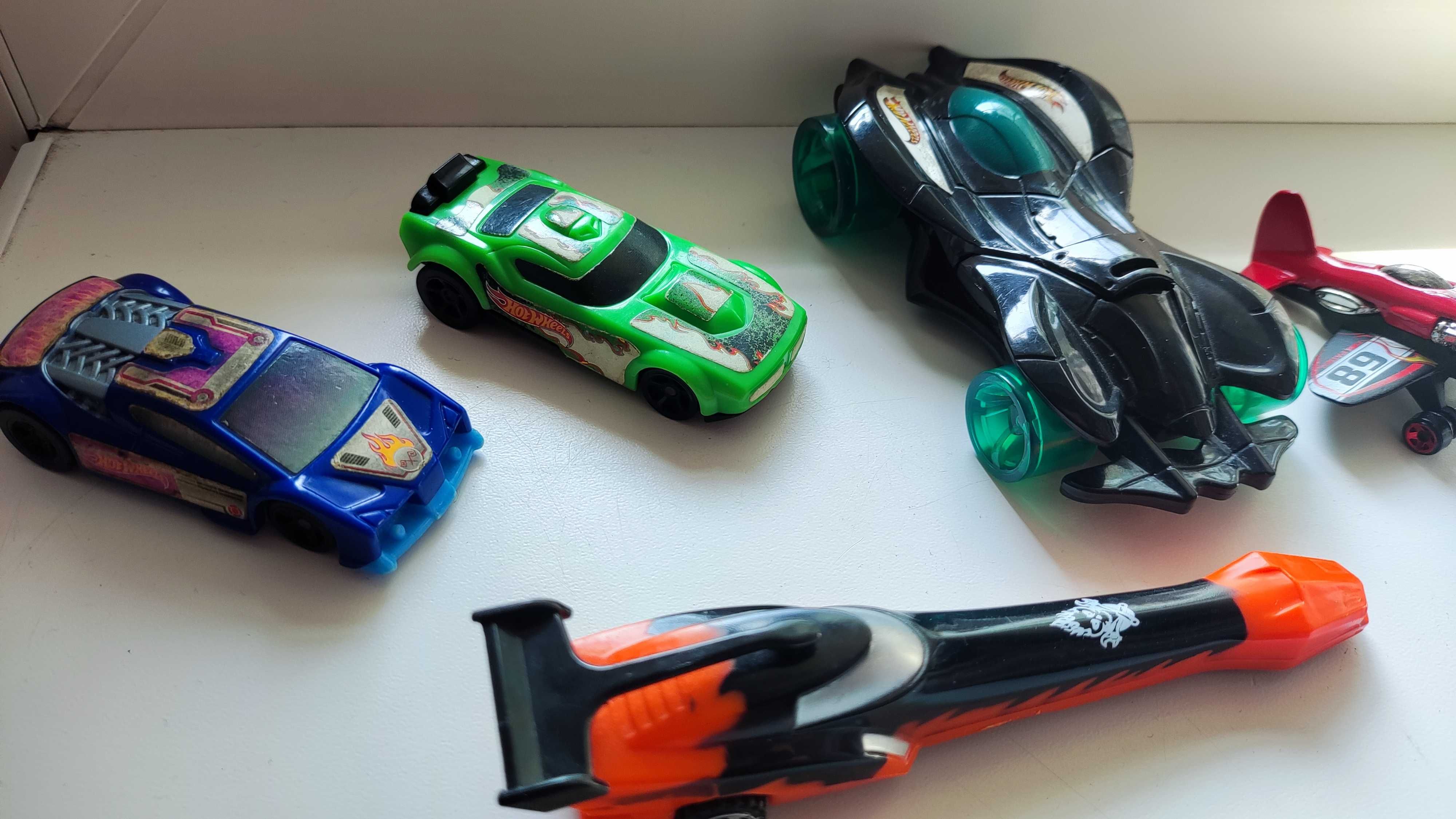 Модельки Hot Wheels