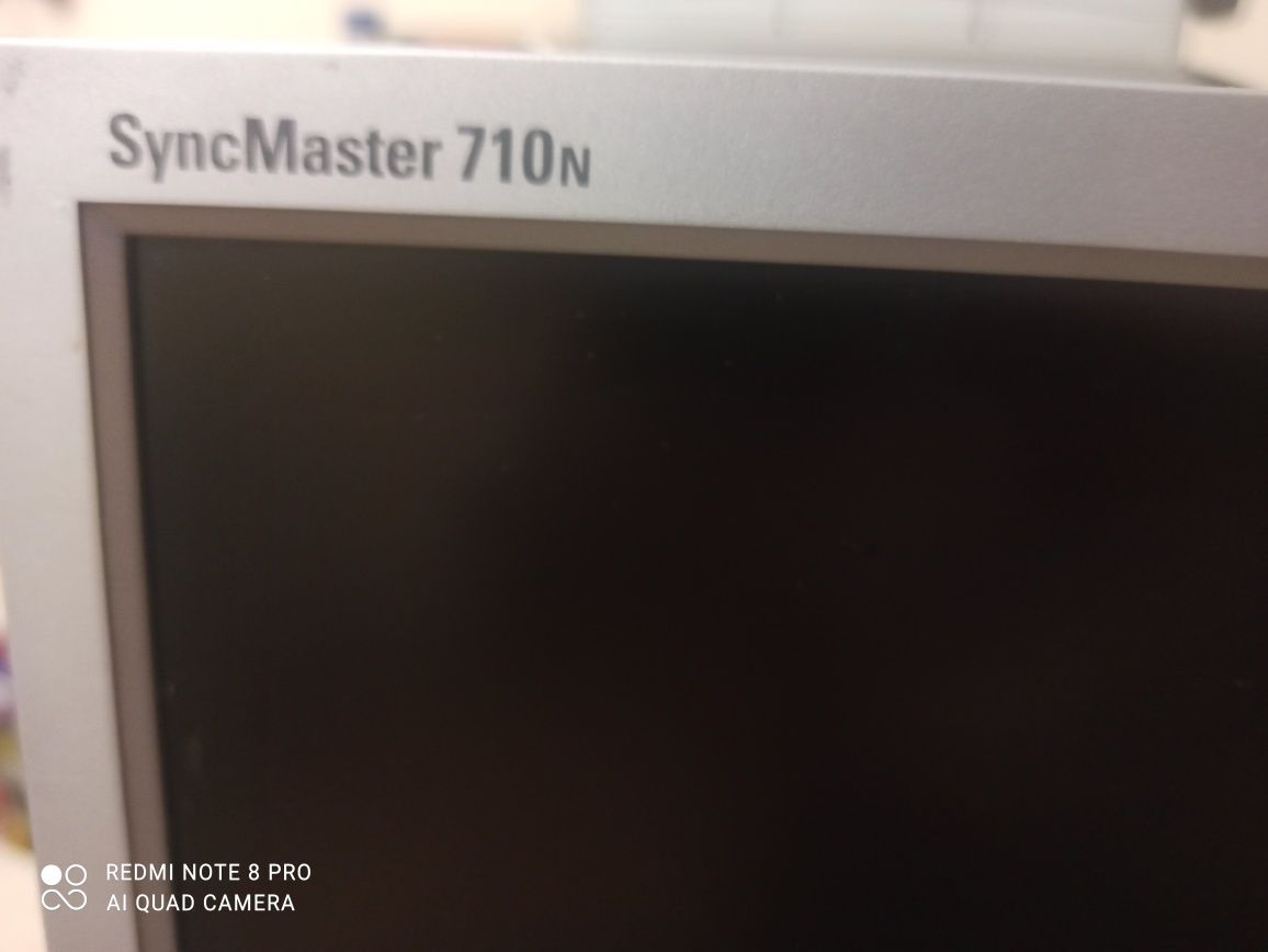 Монитор Samsung SyncMaster 710N

в комплекте: кабель питания +