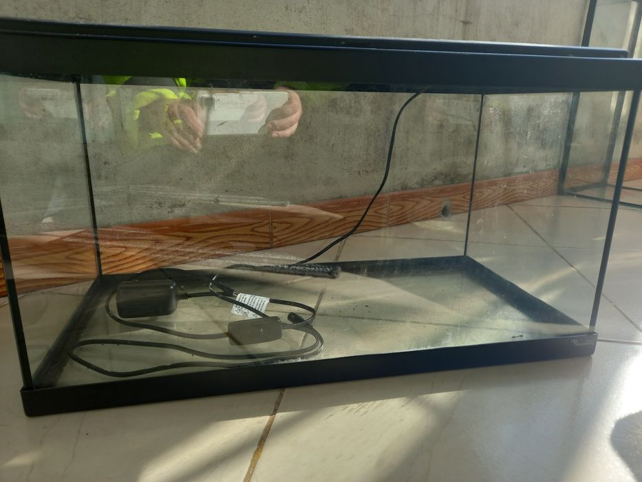 Aquário com lampada como novo