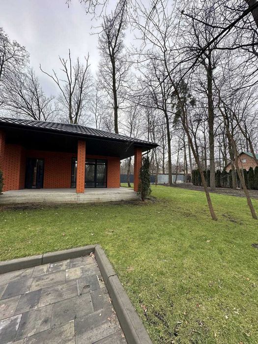 Будинок в лісовій Бучі з наповненням, поруч Бучанский міський парк