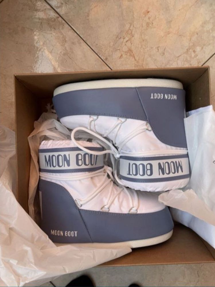 Moon boot белые original