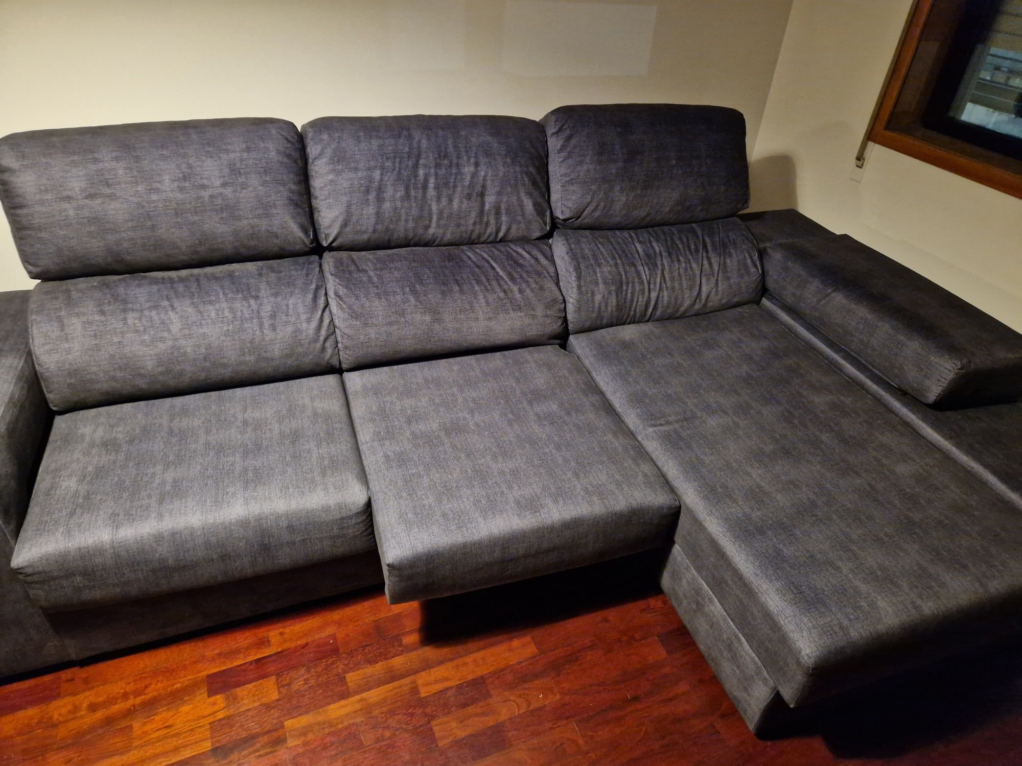 Sofa de 3 lugares com chaise long
