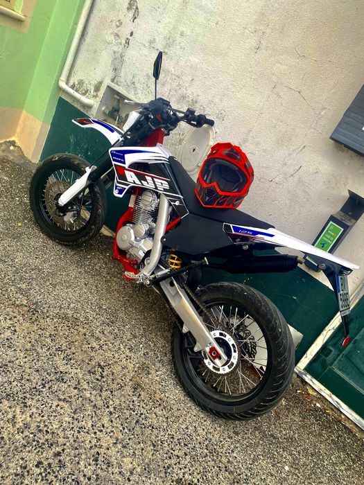 AJP SPR 125 Supermotard