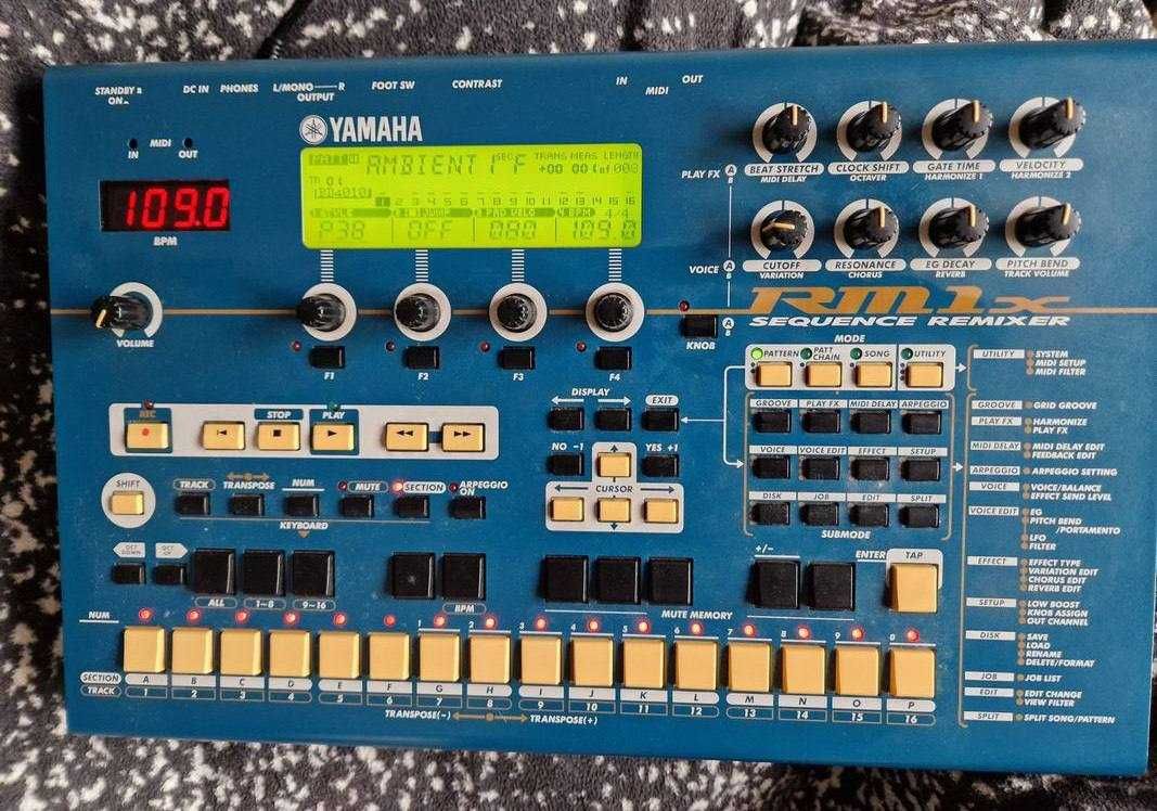 Yamaha RM1x groovebox