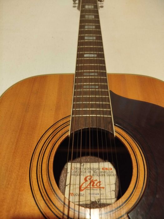 Guitarra eletroacústica EKO Ranger XII