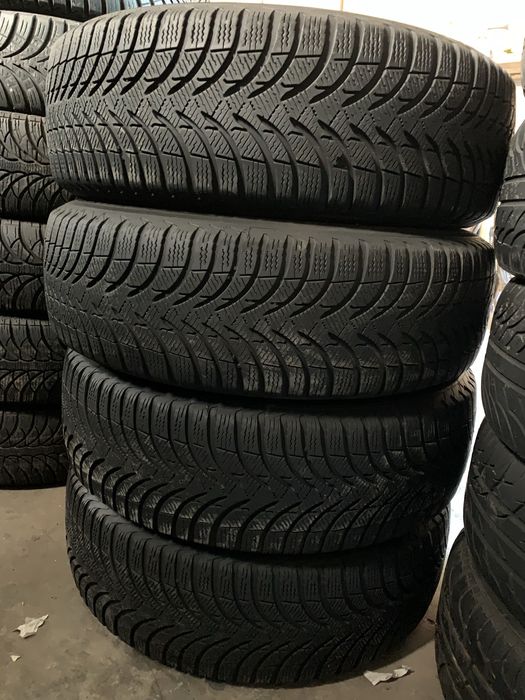 Автошини зима Michelin 215/60/17 4шт