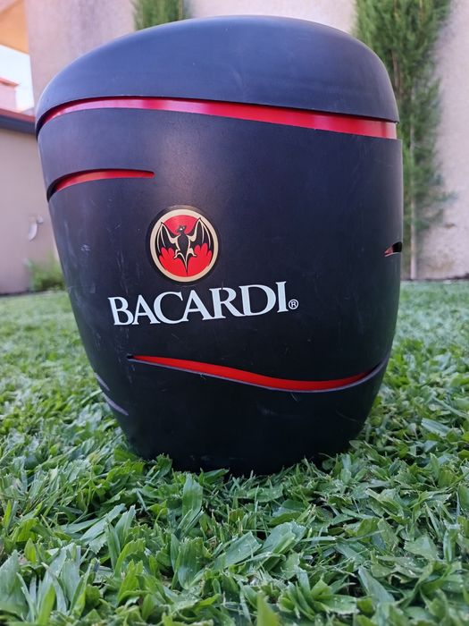 Balde de gelo preto e verde