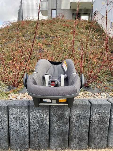 nosidełko Maxi Cosi wraz z bazą 2wayfix