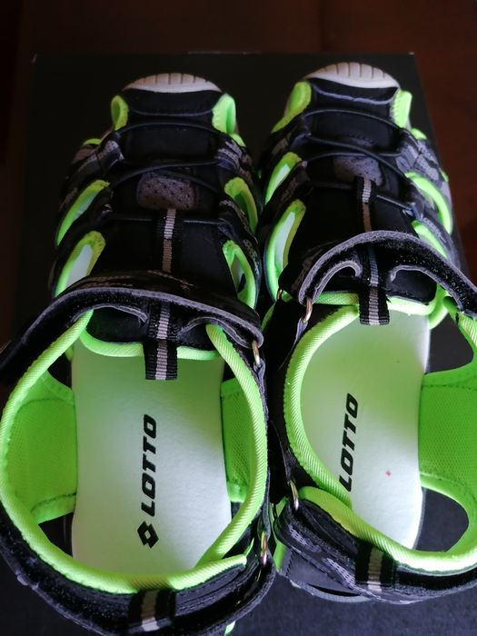 Sandália de menino marca Lotto. Nº35