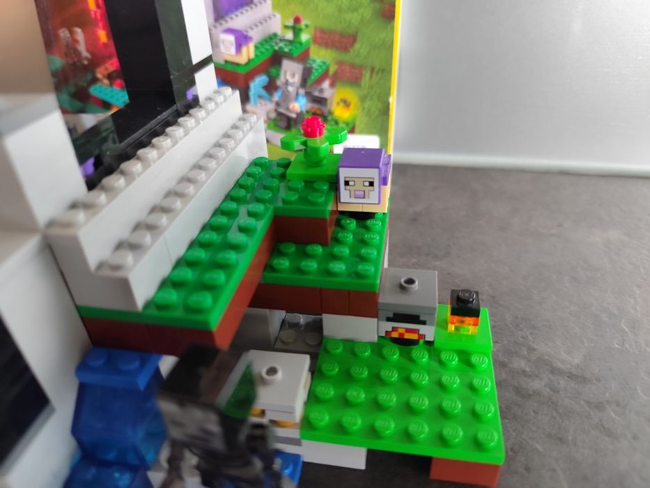LEGO Minecraft 21172- Zniszczony portal