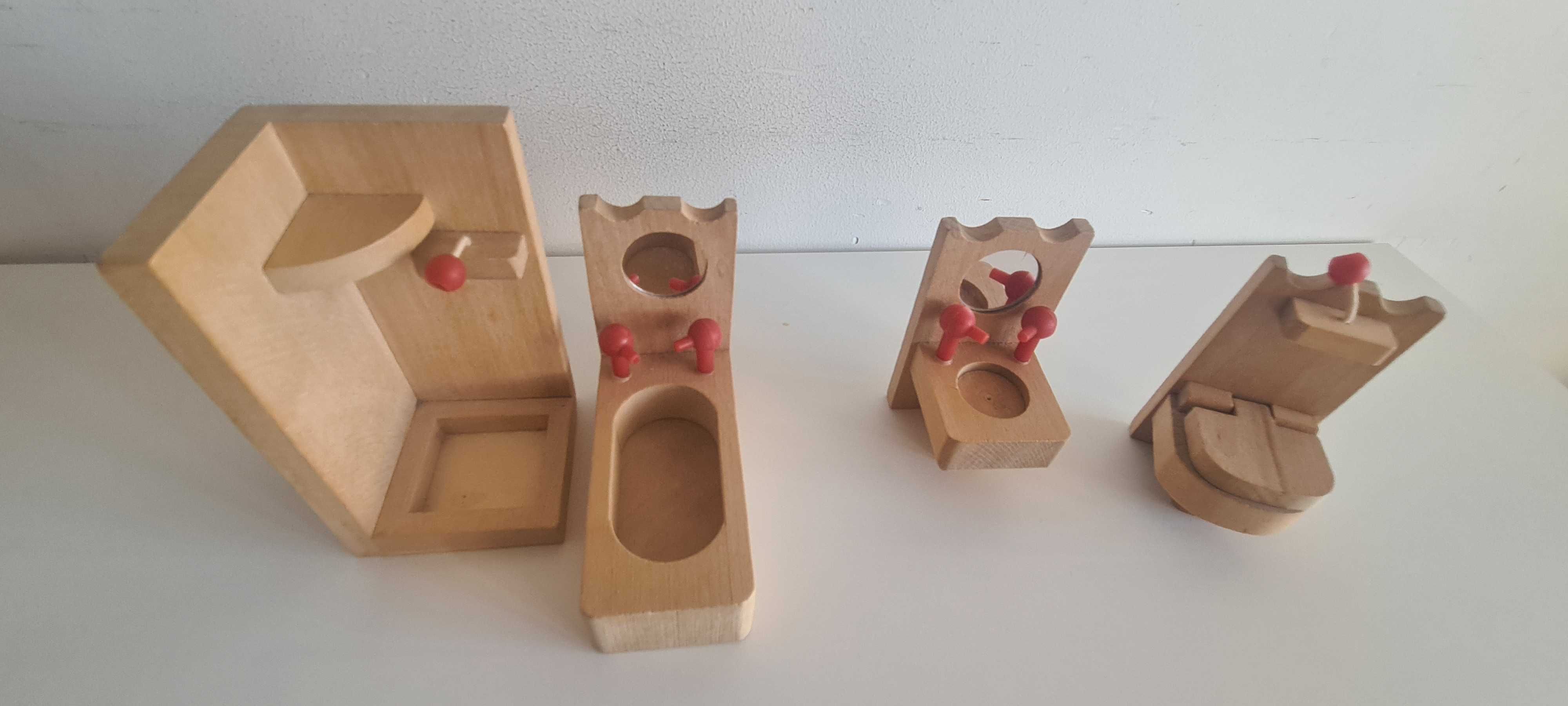 Brinquedos de madeira para brincar - sala, quarto e casa de banho