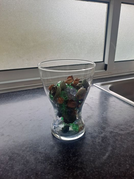 Jarra Ikea com potpourri