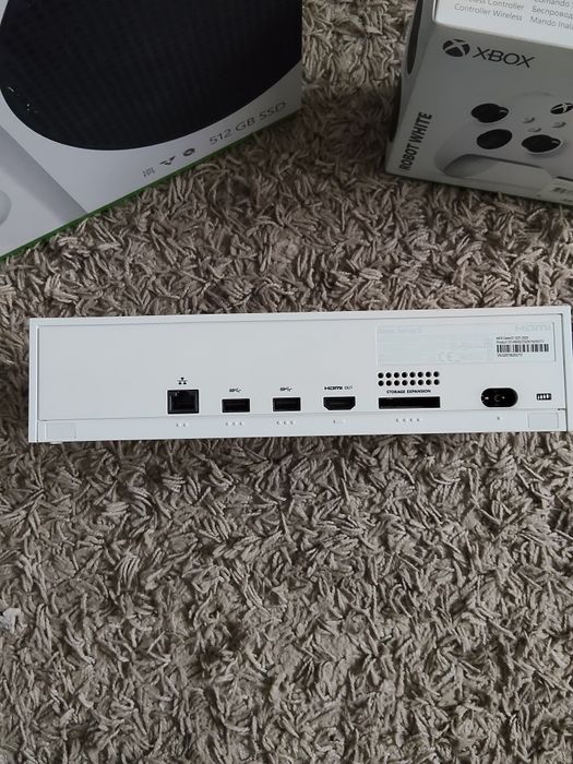 Xbox series S como nova na caixa + 2 comandos