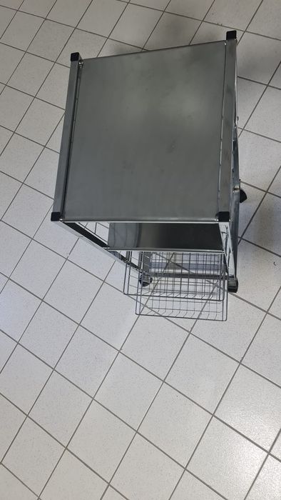 Fruteira de metal