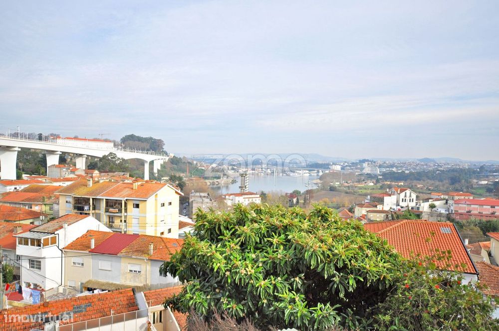 Andar moradia com terraço de 100 m² e vista rio - Arrendado