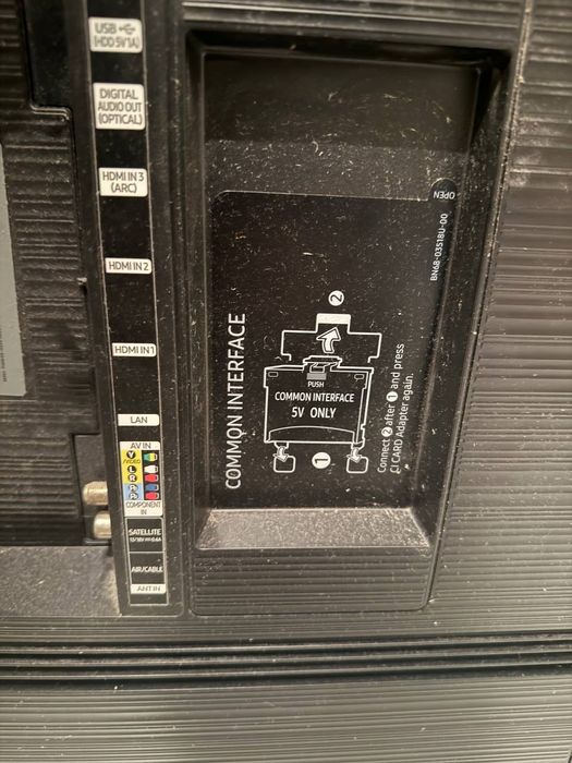 Samsung 55" 4K UHD Smart TV серії NU7100 (модель 2018 року).