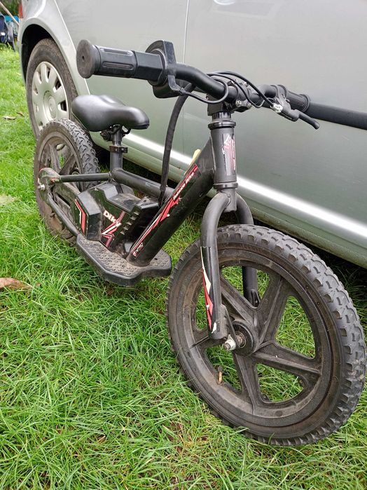 Rowerek biegowy elektryczny